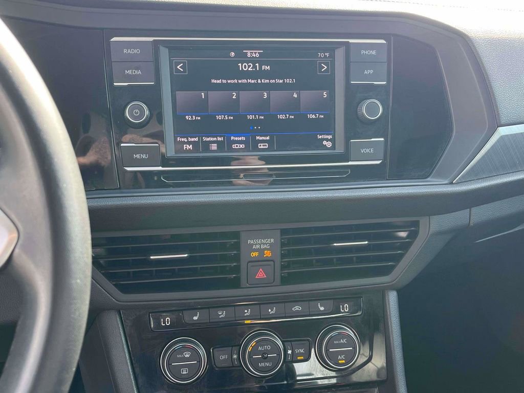 Used 2024 Volkswagen Jetta SE image 20