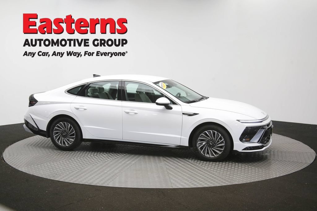Used 2025 Hyundai Sonata SEL FWD image 46