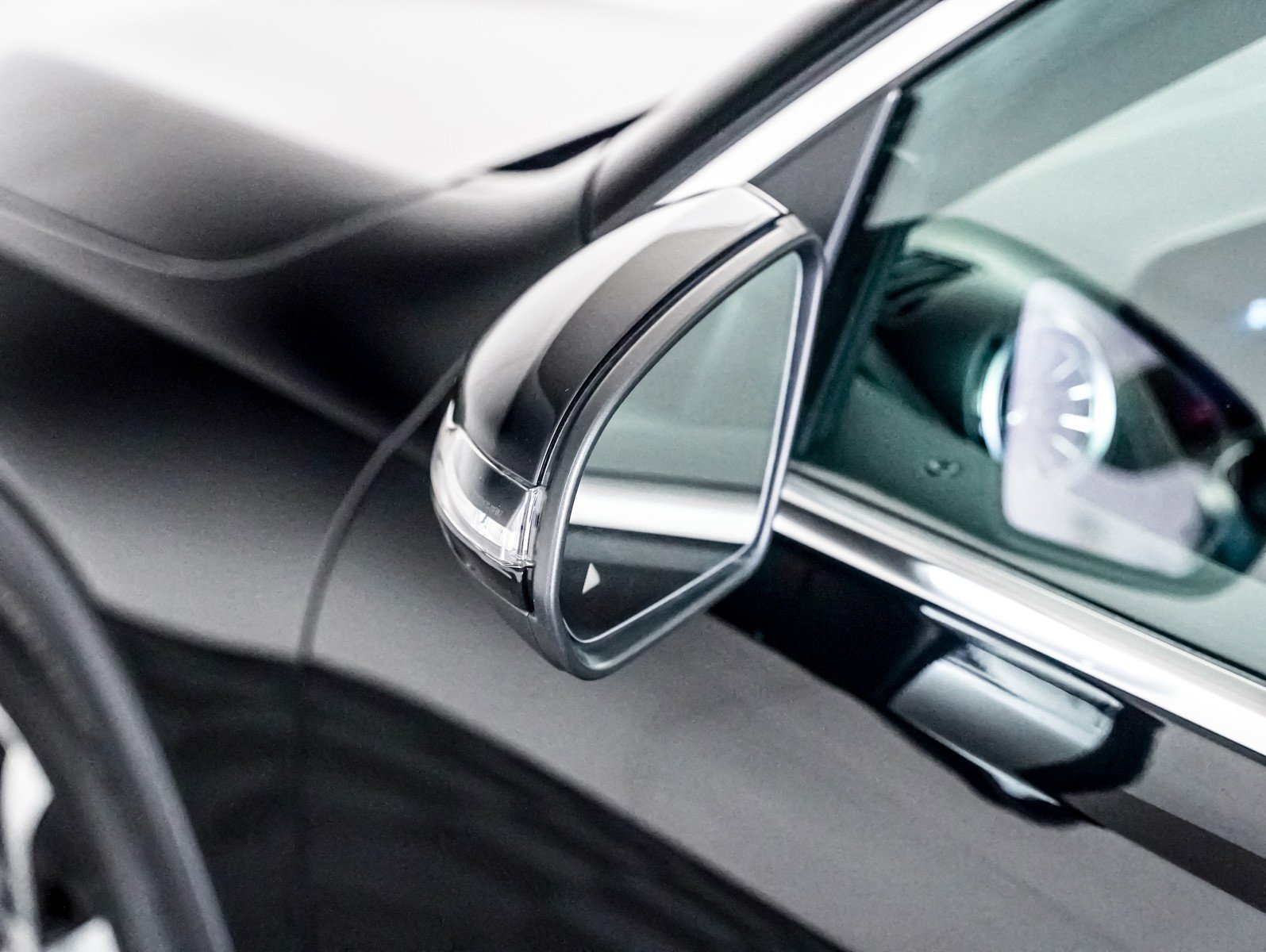 Certified 2022 Mercedes-Benz GLB 250 w/ Premium Package Lite image 26