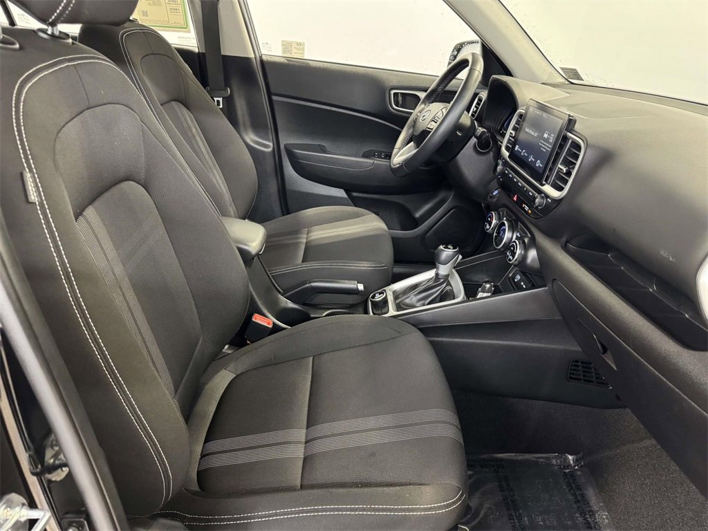 Used 2024 Hyundai Venue SEL image 12