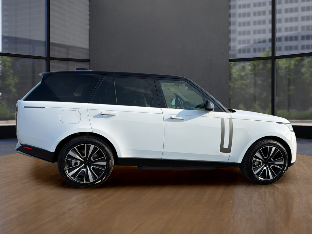 Used 2026 Land Rover Range Rover SE AWD/4WD image 17
