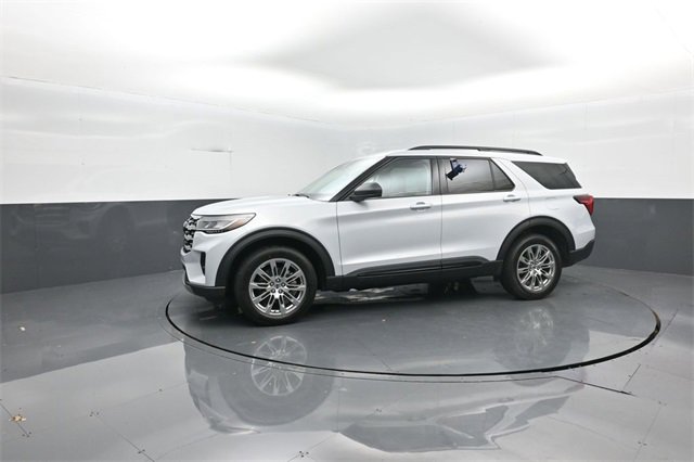 New 2026 Ford Explorer Active w/ Active Comfort Package image 4