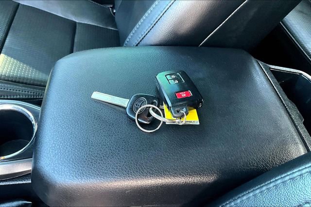 Used 2018 Toyota Tacoma TRD Sport w/ TRD Premium Sport Package image 34