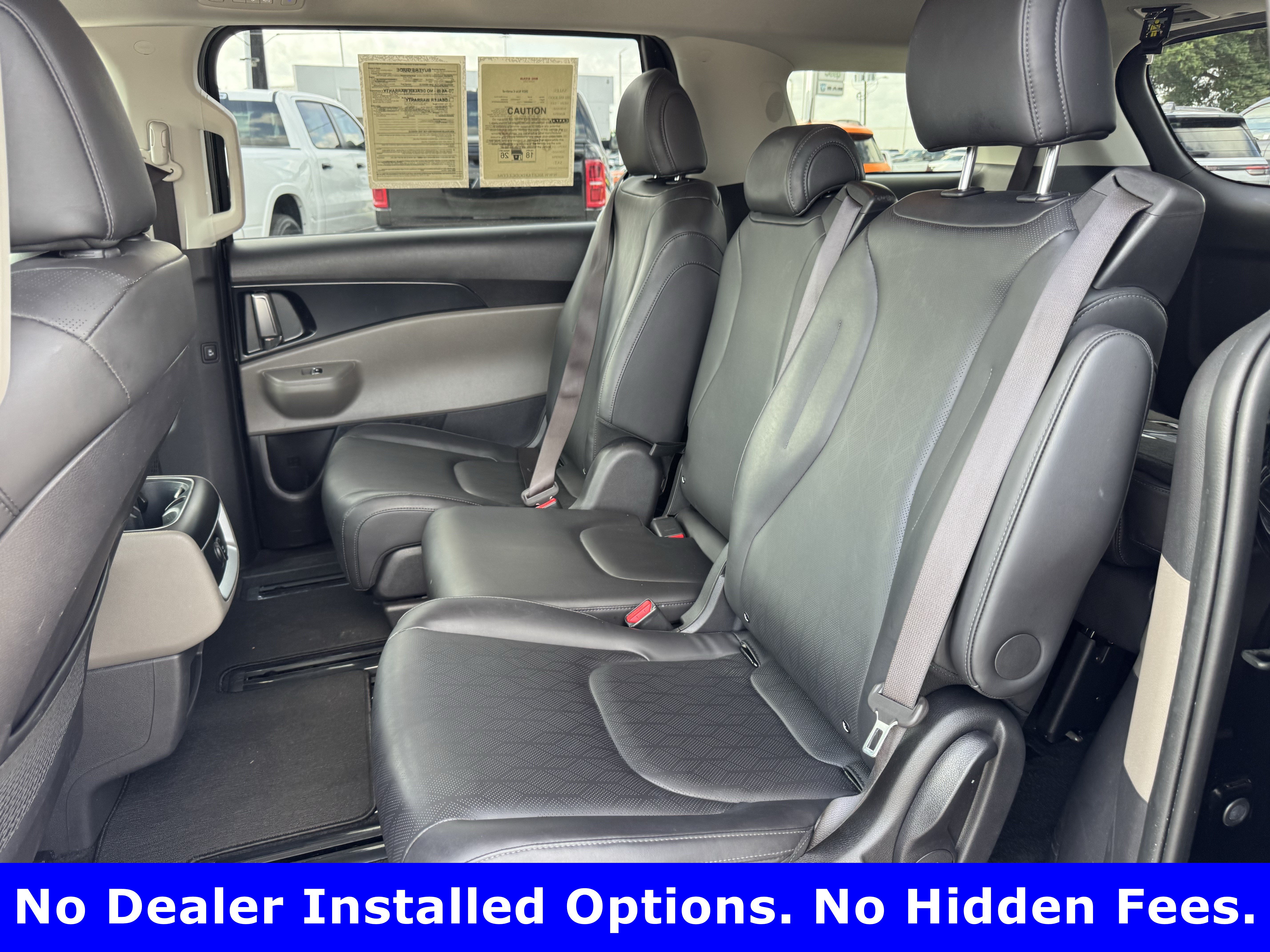 Used 2025 Kia Carnival FWD image 25