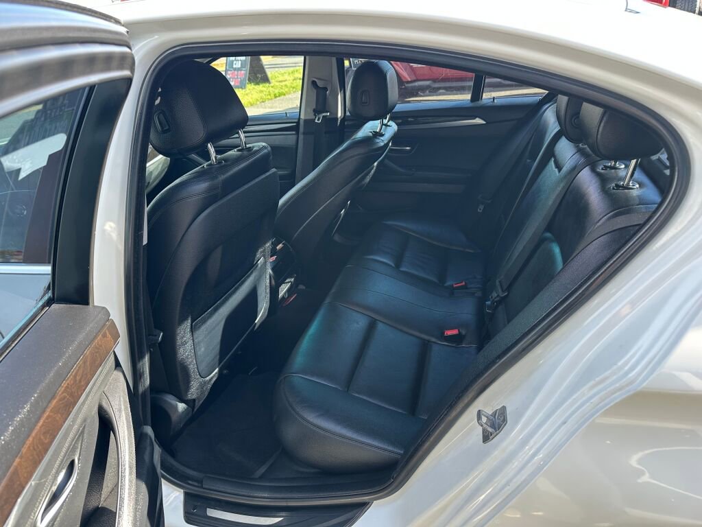 Used 2014 BMW 528i xDrive Sedan AWD/4WD image 10