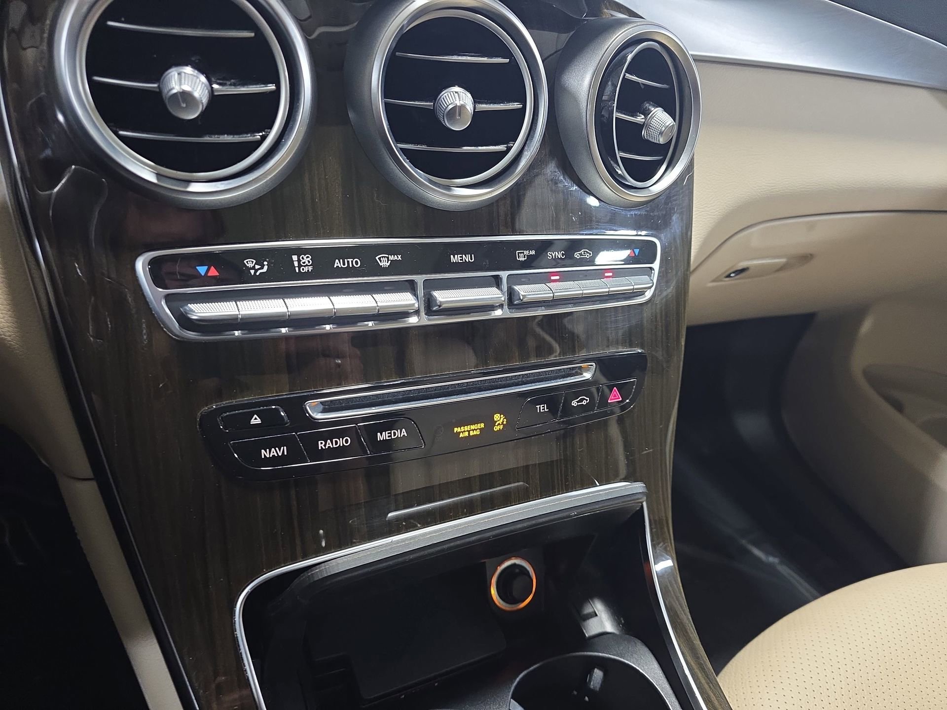 Used 2017 Mercedes-Benz GLC 300 4MATIC image 24