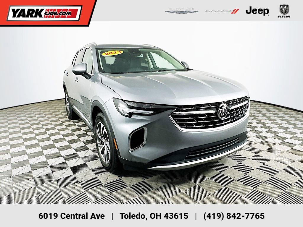 Used 2023 Buick Envision Essence image 1