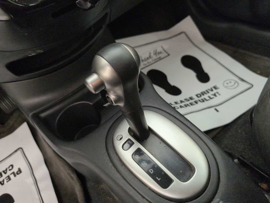 Used 2016 Nissan Versa Note SV FWD image 25