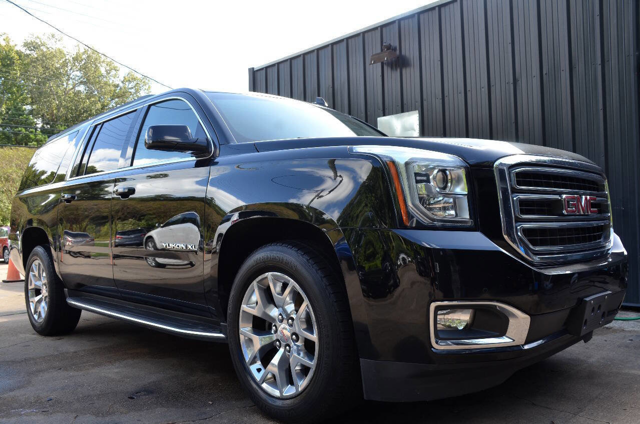 Used 2017 GMC Yukon XL SLT w/ Open Road Package image 5