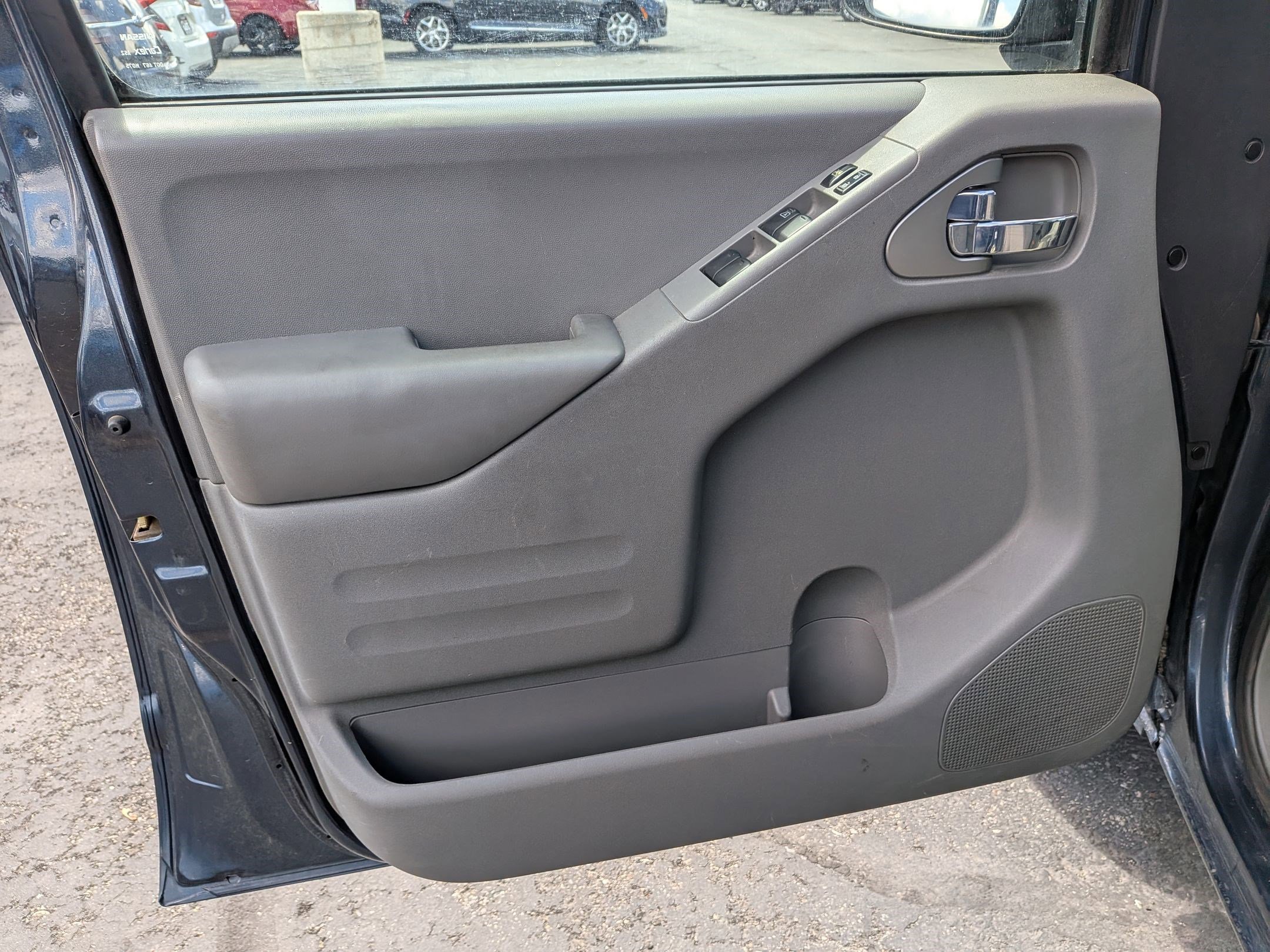 Used 2017 Nissan Frontier SV image 14