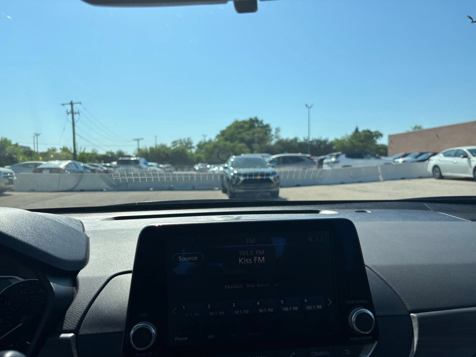 Used 2025 Nissan Altima 2.5 SV FWD image 14