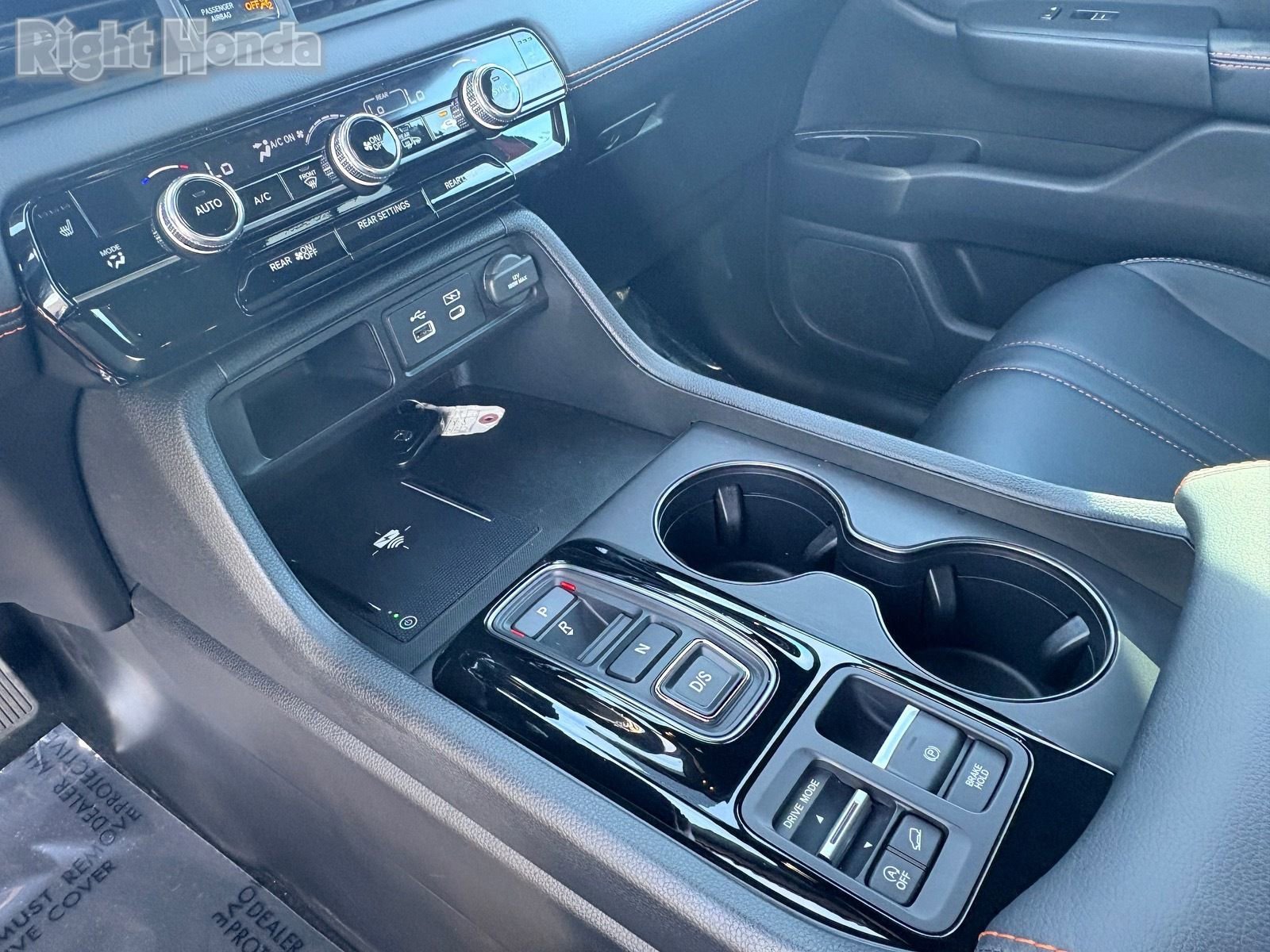 Used 2025 Honda Pilot TrailSport image 14