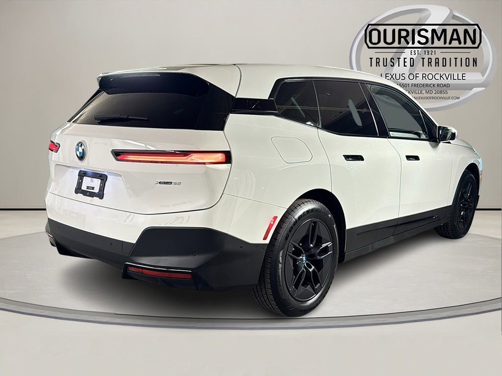 Used 2024 BMW iX xDrive50 w/ Premium Package image 8