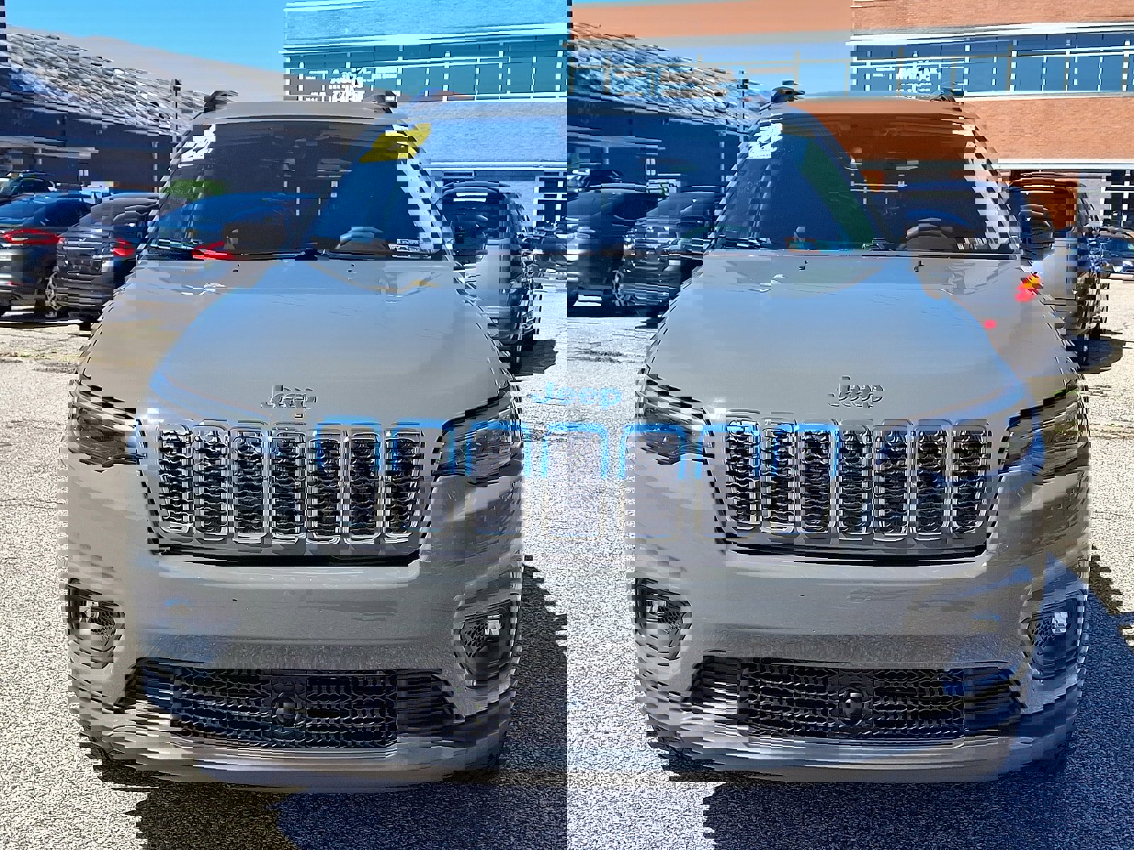 Used 2022 Jeep Cherokee Latitude Lux image 2