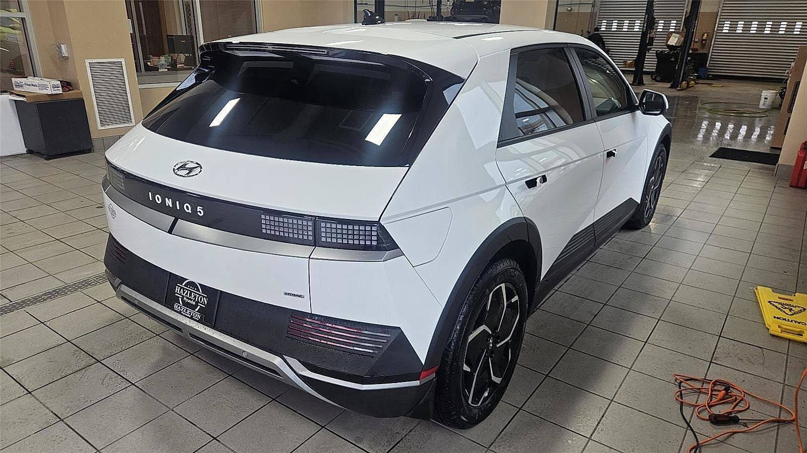 Used 2024 Hyundai Ioniq 5 SEL AWD/4WD image 7