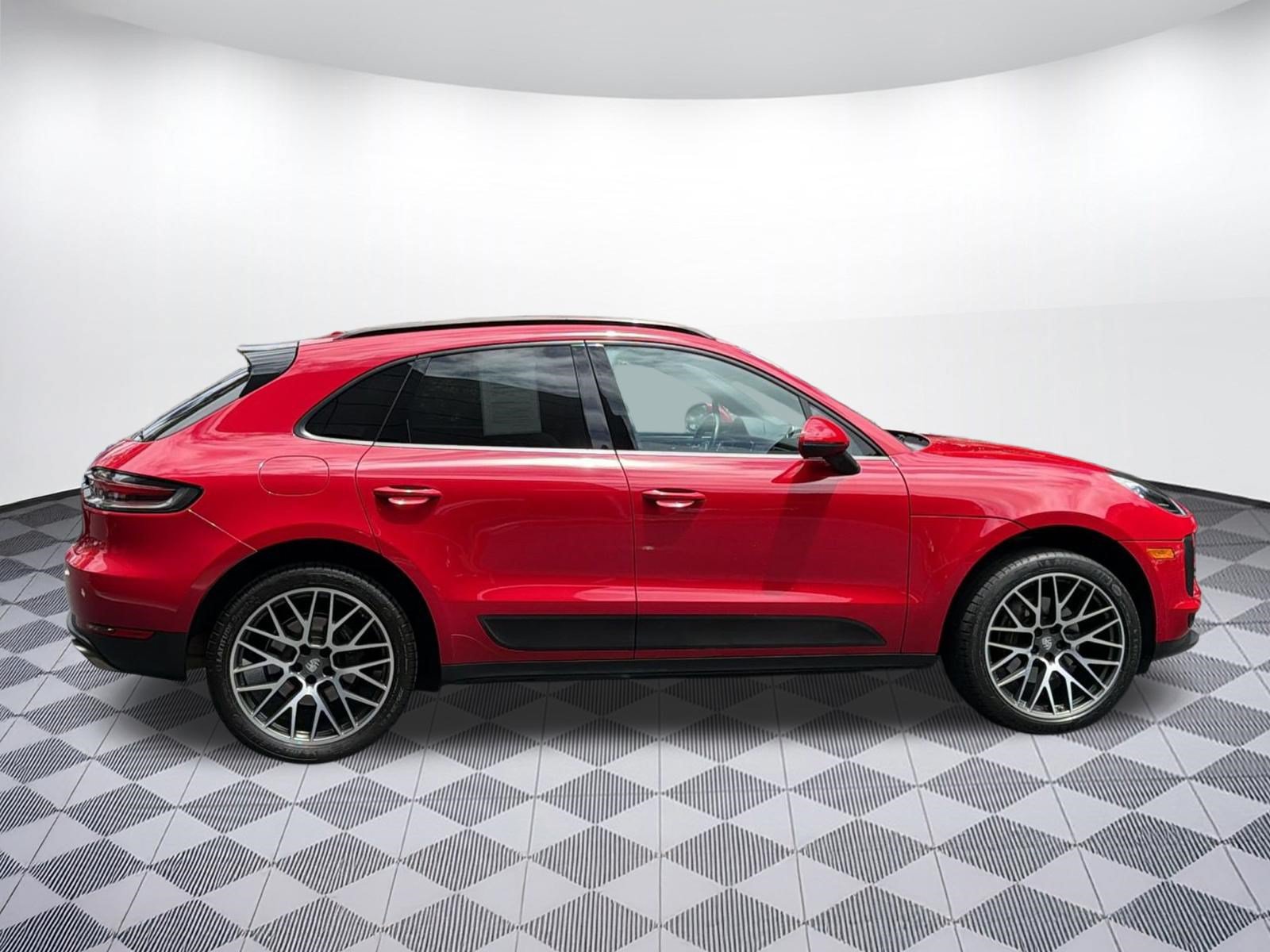 Used 2019 Porsche Macan AWD/4WD image 8
