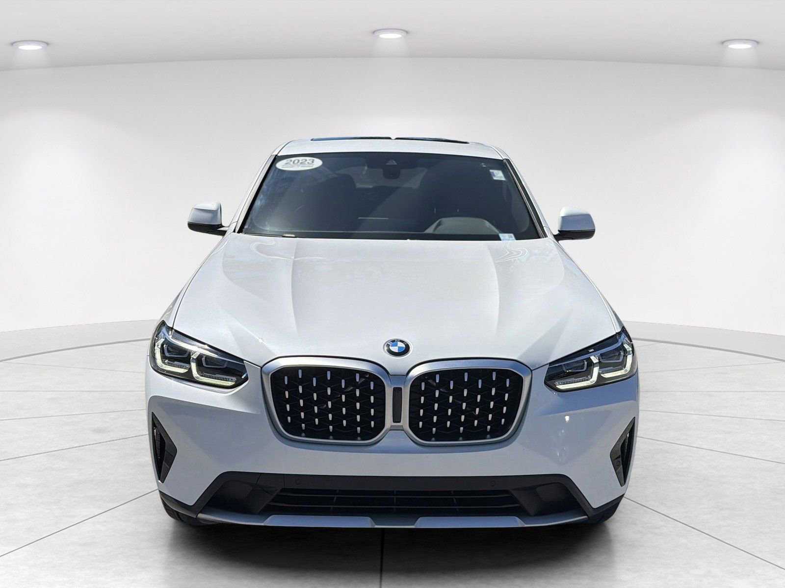 Certified 2023 BMW X4 xDrive30i w/ Convenience Package AWD/4WD image 2