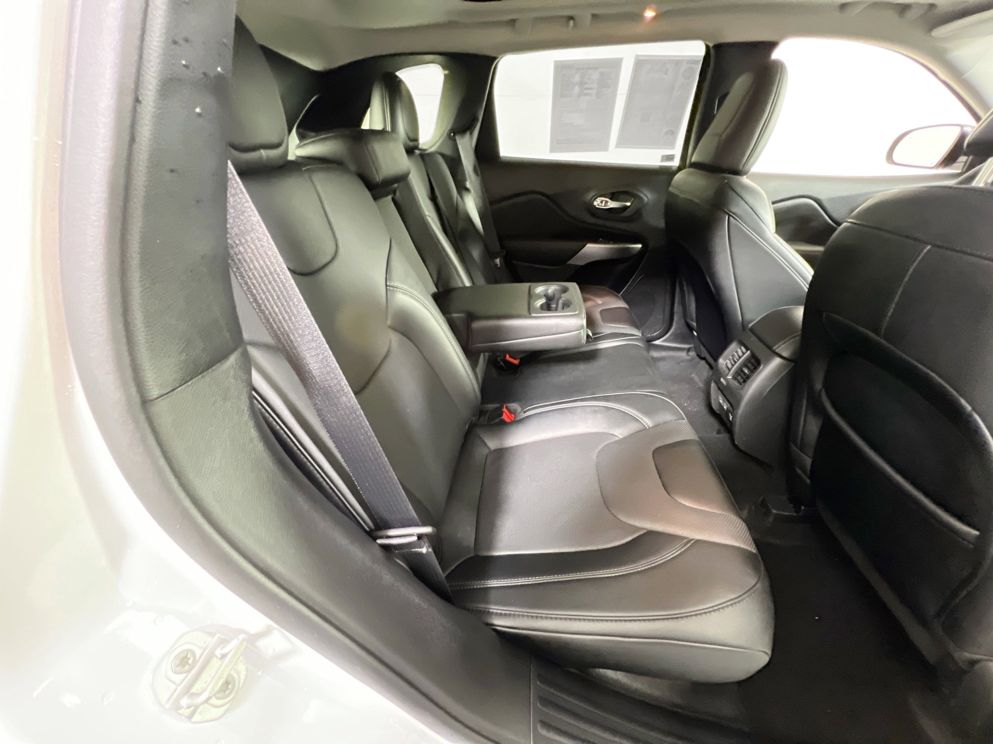 Used 2022 Jeep Cherokee Limited w/ Mopar Interior Package image 26