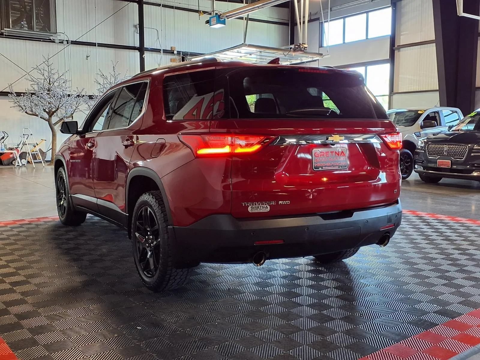 Used 2019 Chevrolet Traverse LT AWD/4WD image 4