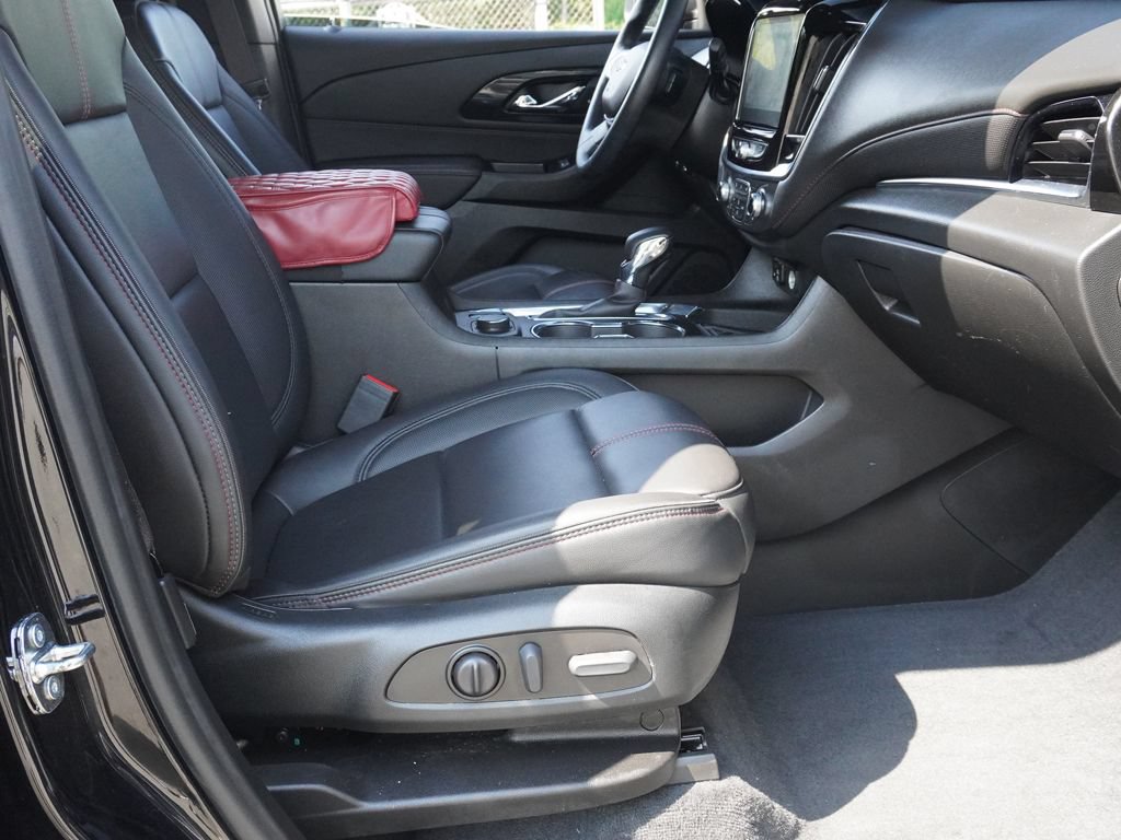Used 2023 Chevrolet Traverse RS w/ LPO, Floor Liner Package AWD/4WD image 30