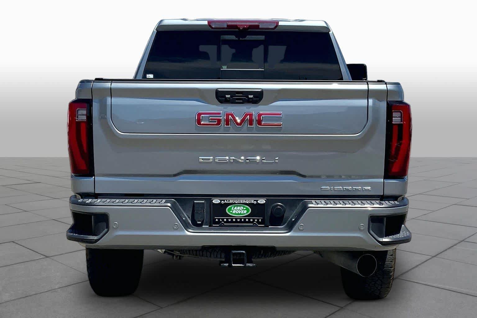 Used 2025 GMC Sierra 2500 Denali w/ Denali Reserve Package AWD/4WD image 5