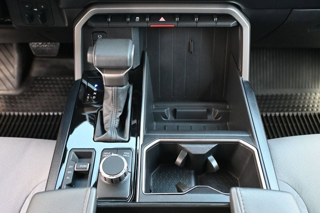 Used 2025 Toyota Tundra SR5 AWD/4WD image 12