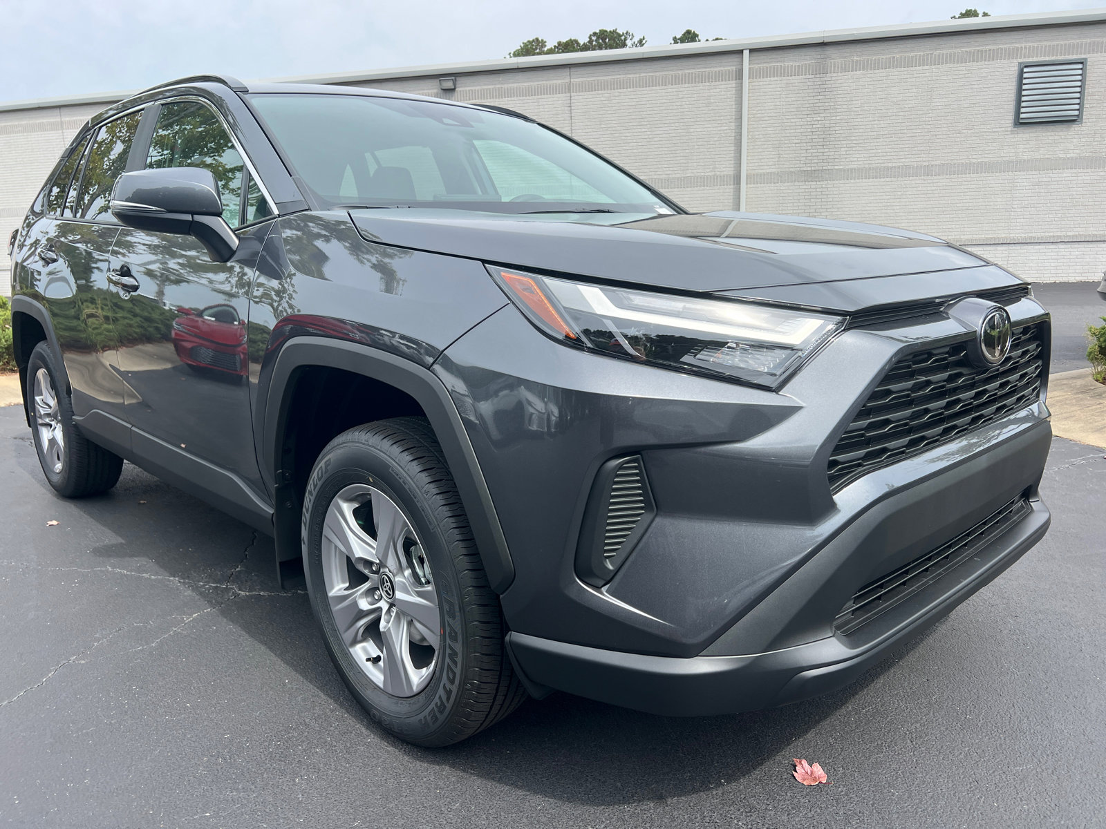 New 2025 Toyota RAV4 XLE video 1