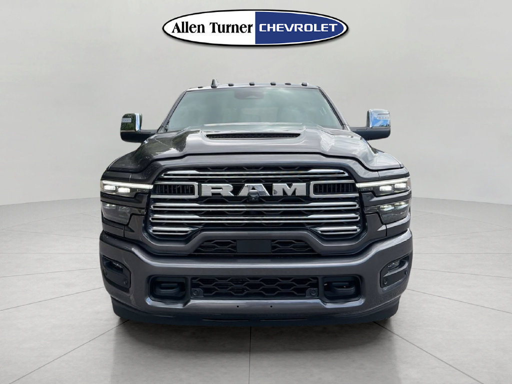 Used 2025 RAM 3500 Laramie AWD/4WD image 2