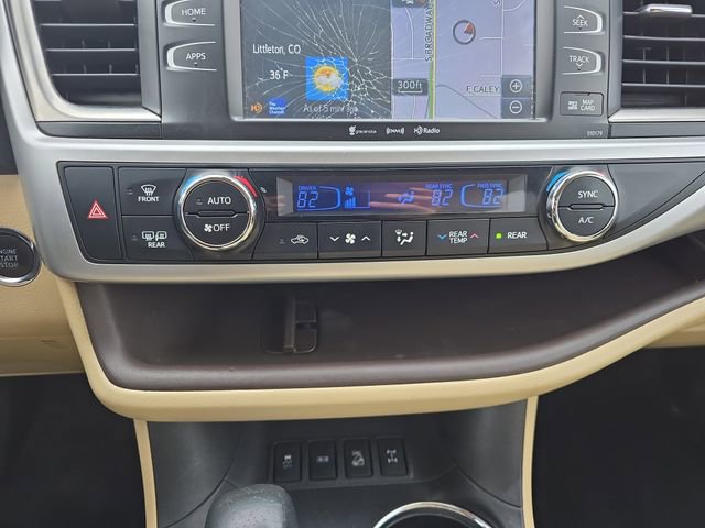 Used 2018 Toyota Highlander XLE image 28