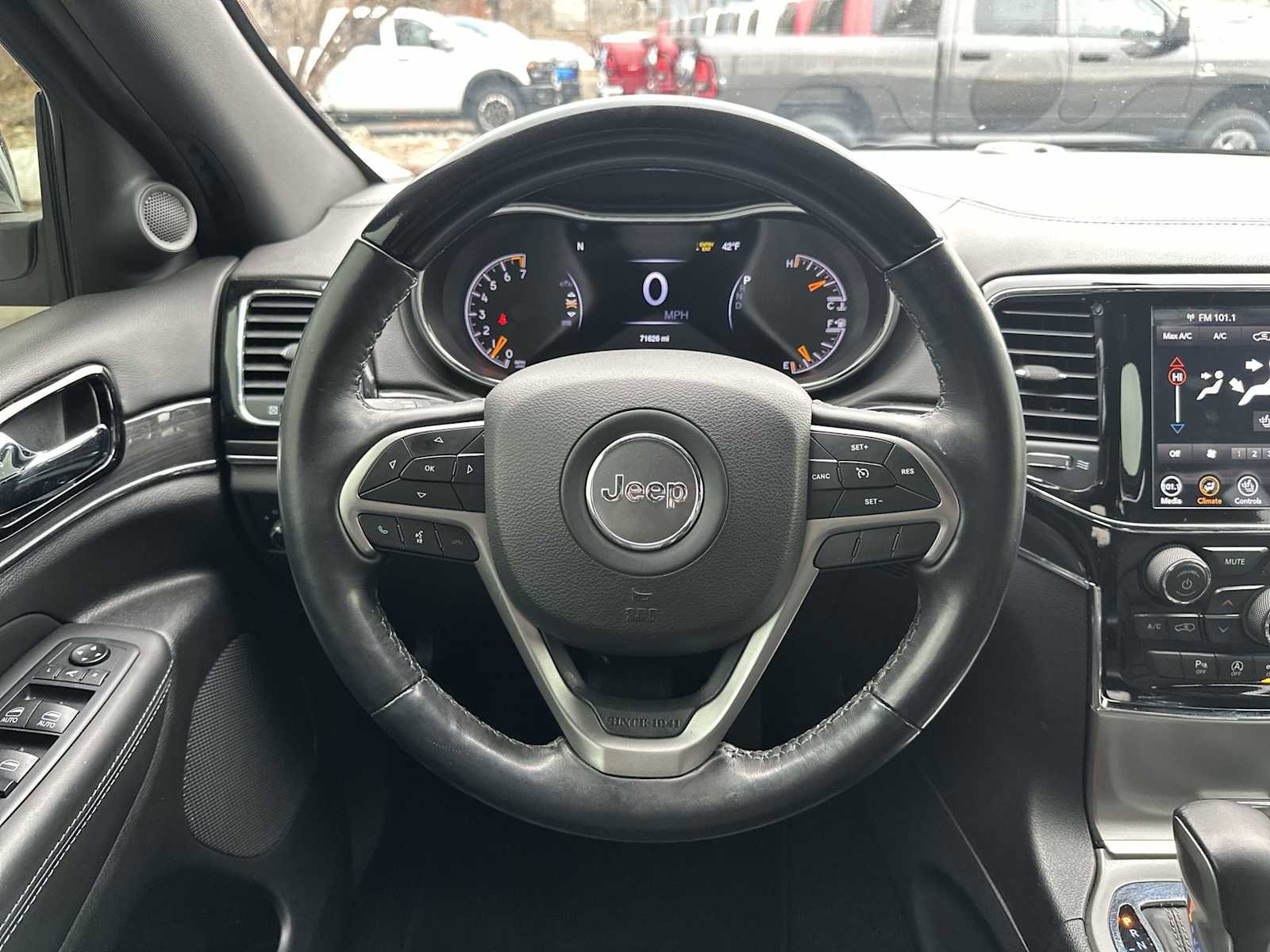 Used 2020 Jeep Grand Cherokee Overland image 11