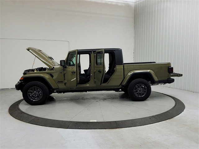 New 2025 Jeep Gladiator Sport image 12