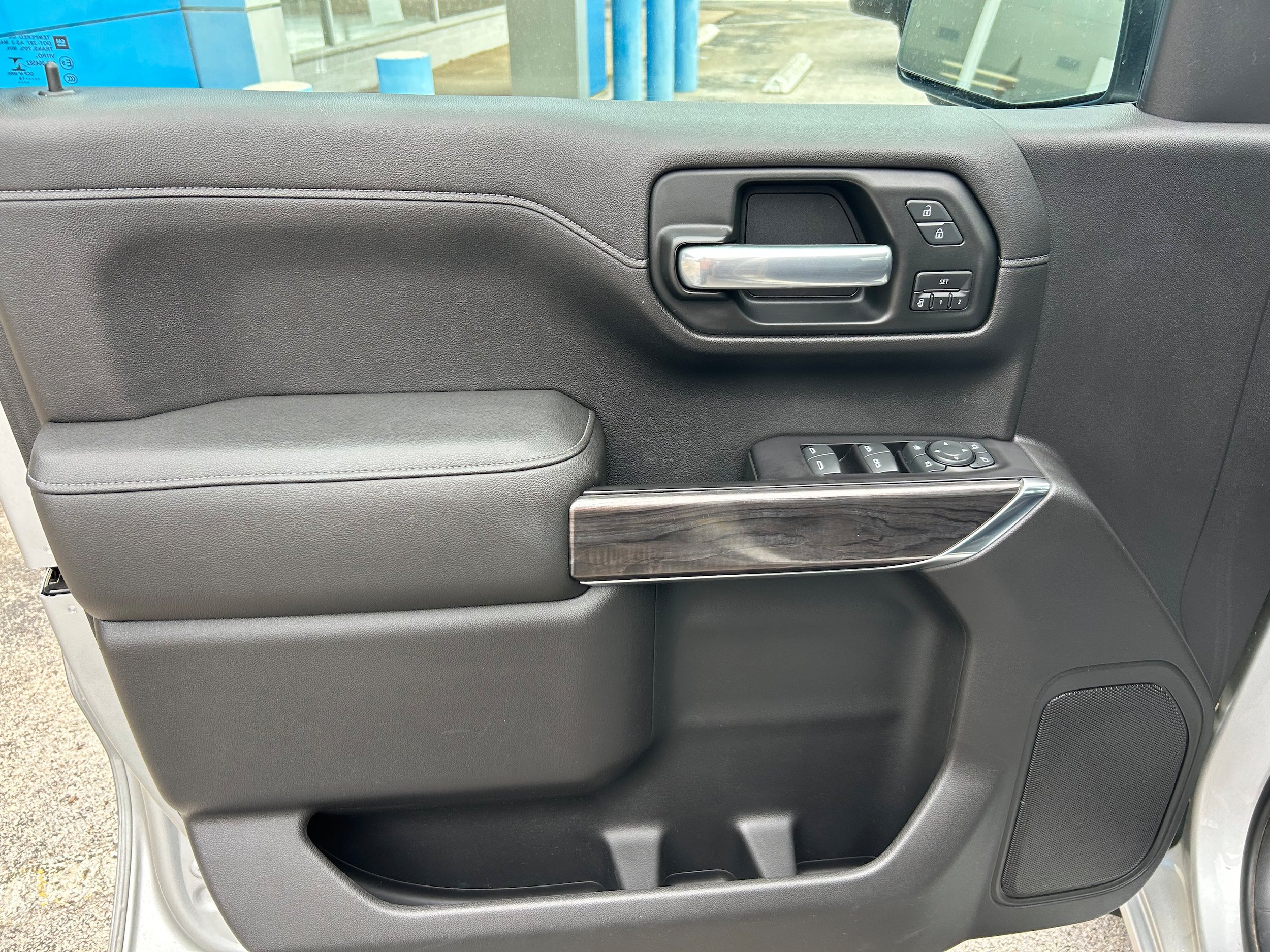 Used 2019 Chevrolet Silverado 1500 LTZ w/ LTZ Plus Package AWD/4WD image 12