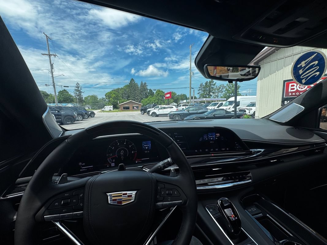 Used 2024 Cadillac Escalade V w/ LPO, ONYX Package AWD/4WD image 29