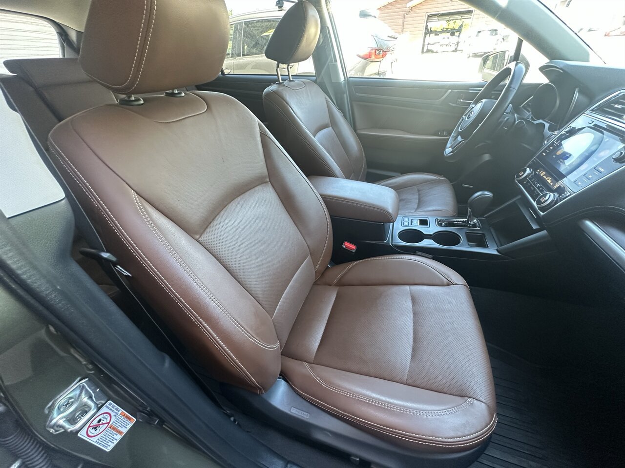 Used 2019 Subaru Outback 2.5i Touring w/ Popular Package #3A AWD/4WD image 8