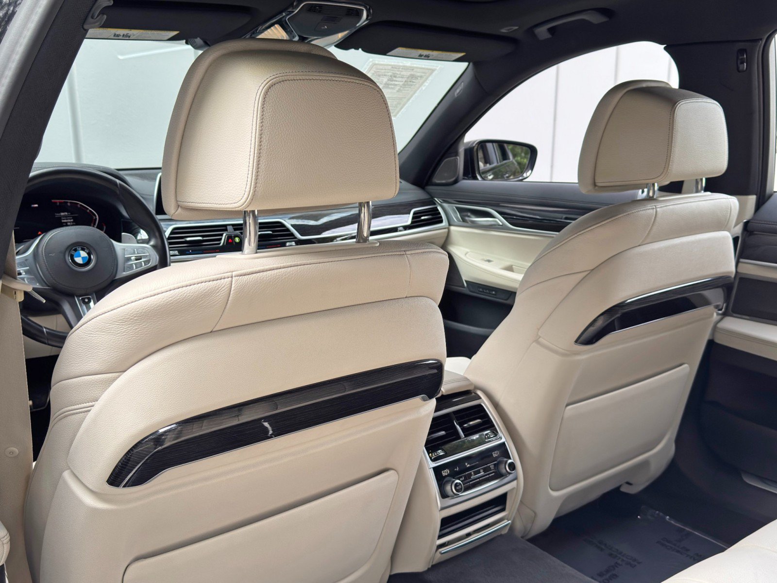 Used 2021 BMW 740i w/ M Sport Package RWD image 40