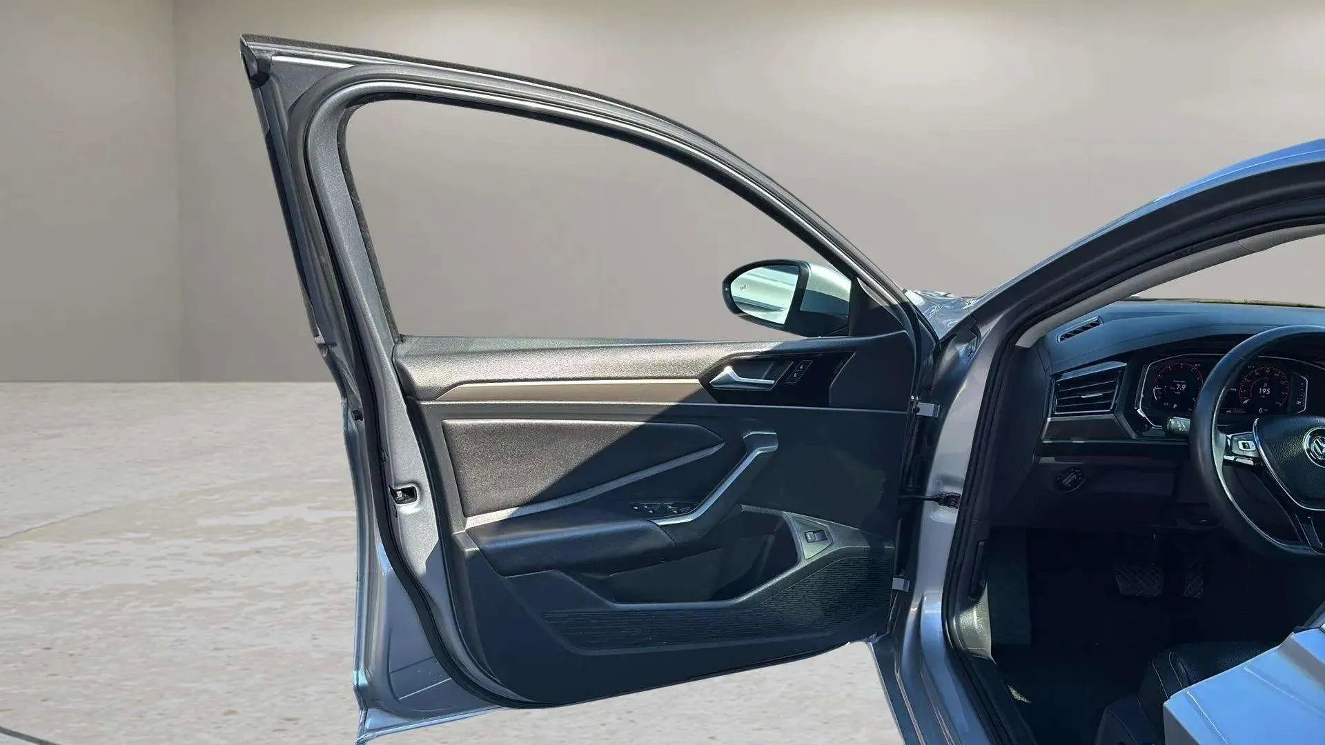 Used 2020 Volkswagen Jetta SEL Premium image 9