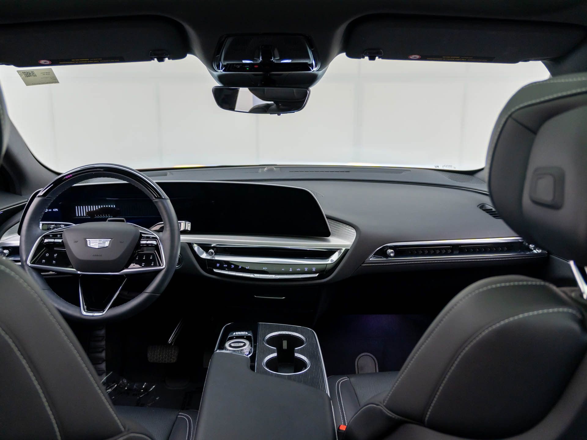 Certified 2025 Cadillac Lyriq Luxury w/ LPO, Floor Liner Package image 12