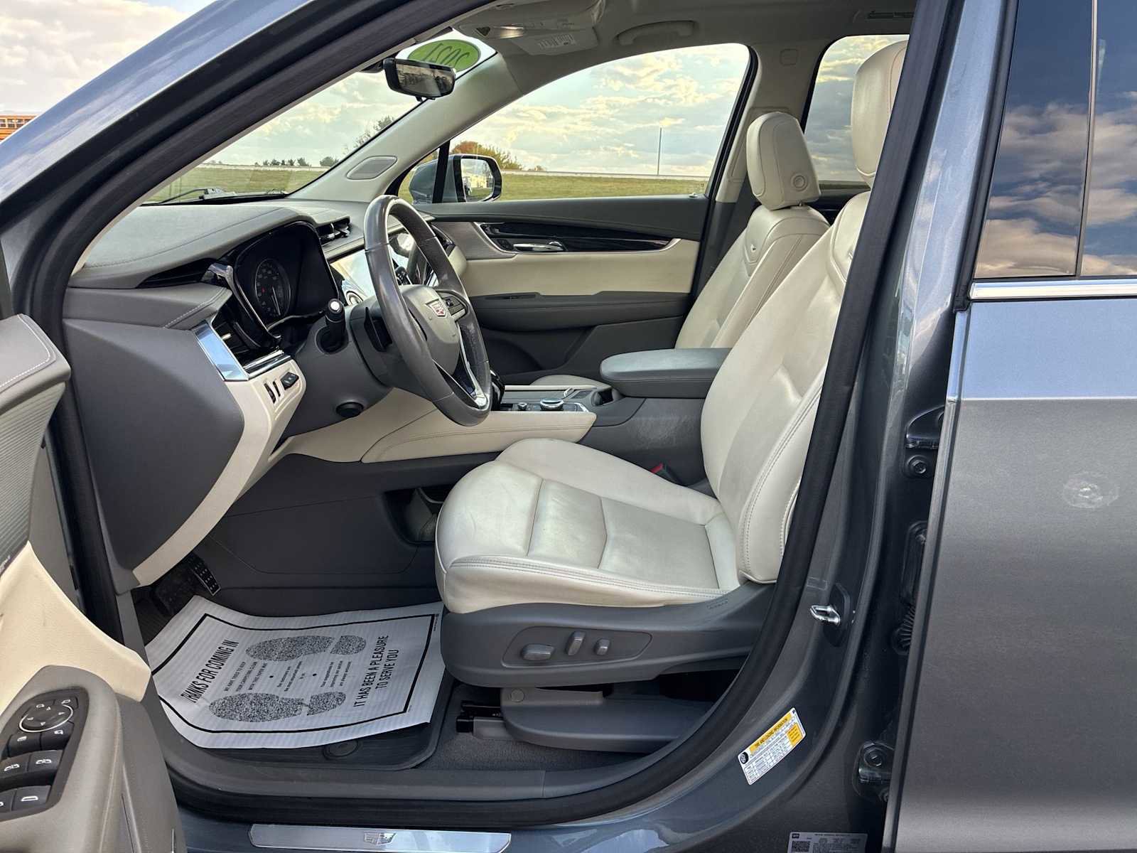 Used 2021 Cadillac XT6 Premium Luxury image 19