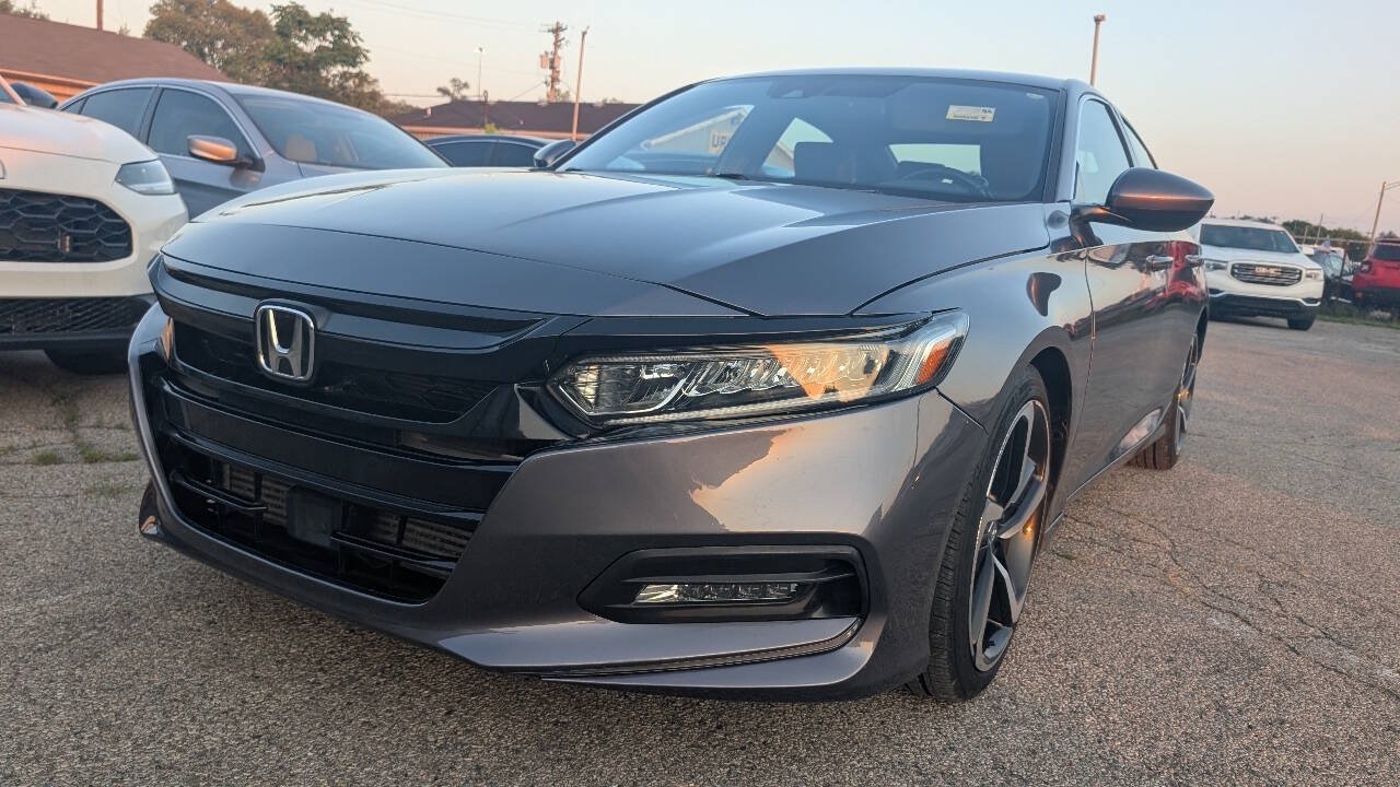 Used 2018 Honda Accord Sport image 2