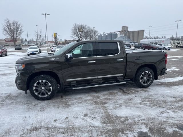 Used 2023 Chevrolet Silverado 1500 High Country AWD/4WD image 3