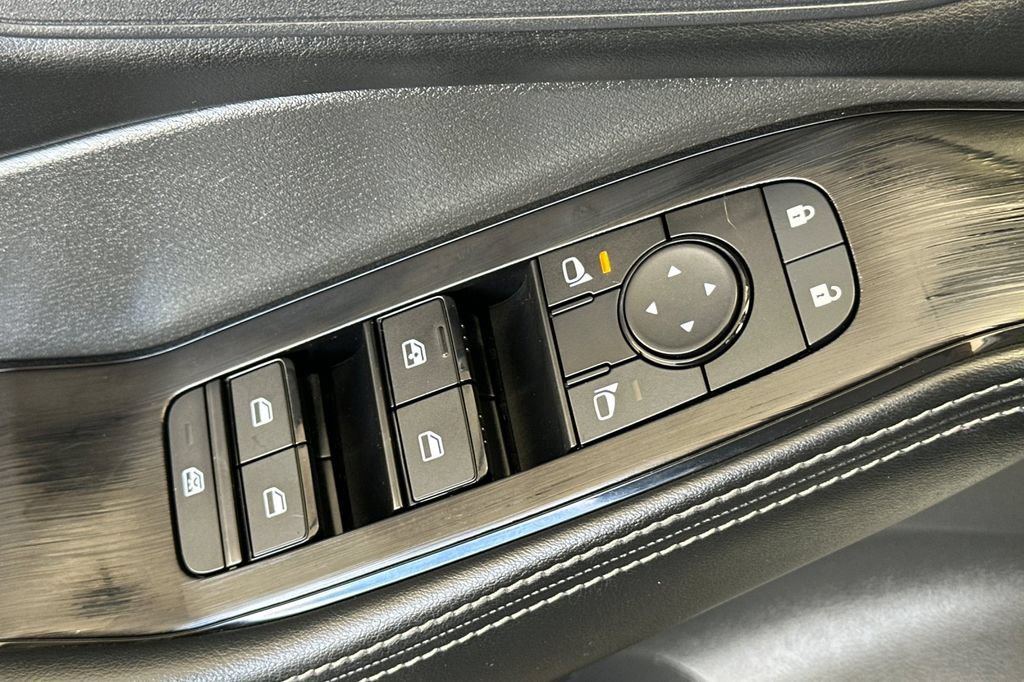Used 2024 Nissan Rogue SV AWD/4WD image 12