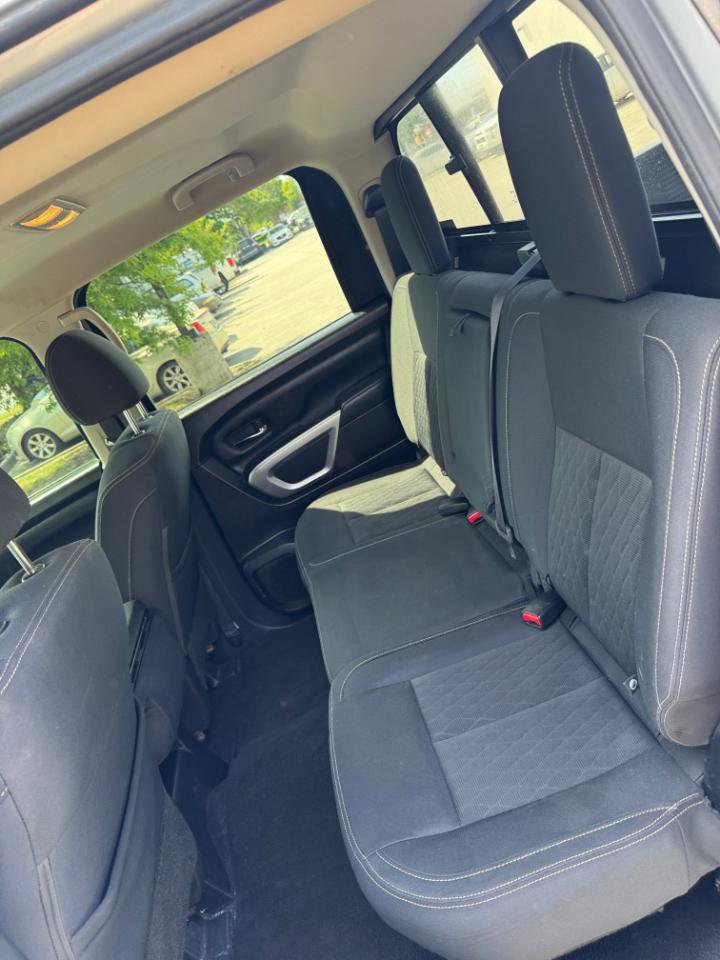 Used 2019 Nissan Titan SV AWD/4WD image 14