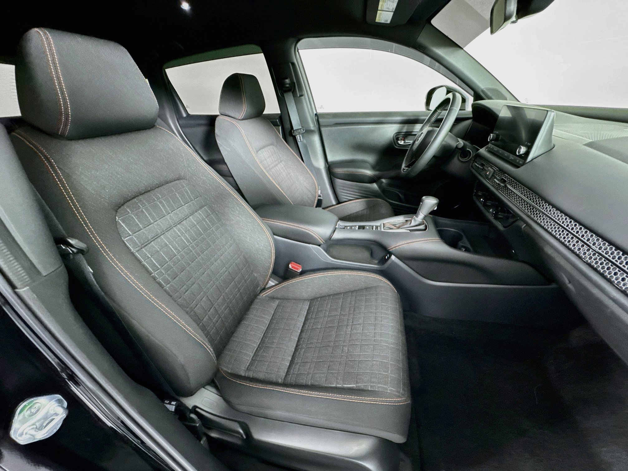 Certified 2025 Honda HR-V Sport image 26