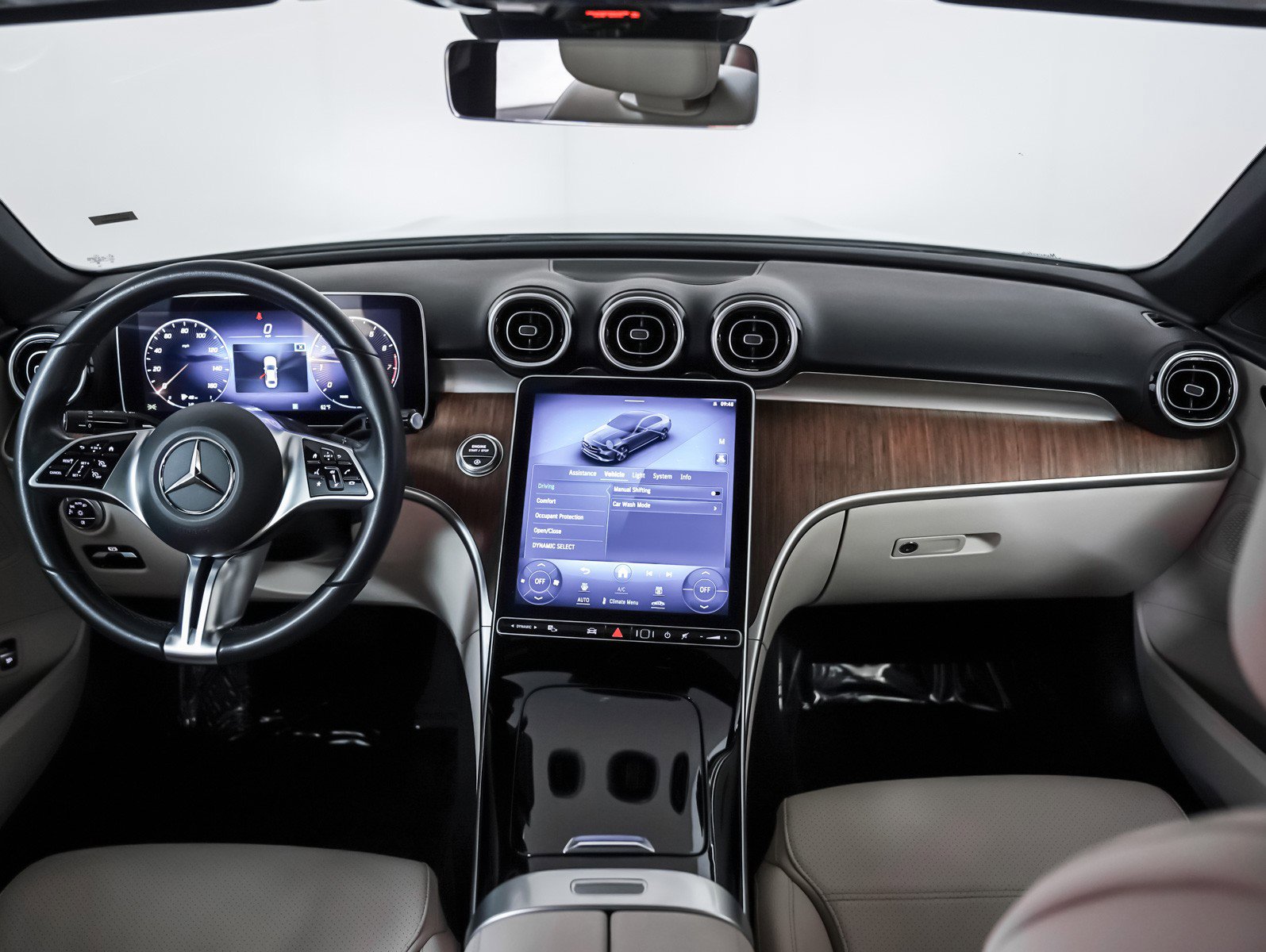 Used 2023 Mercedes-Benz C 300 Sedan image 10