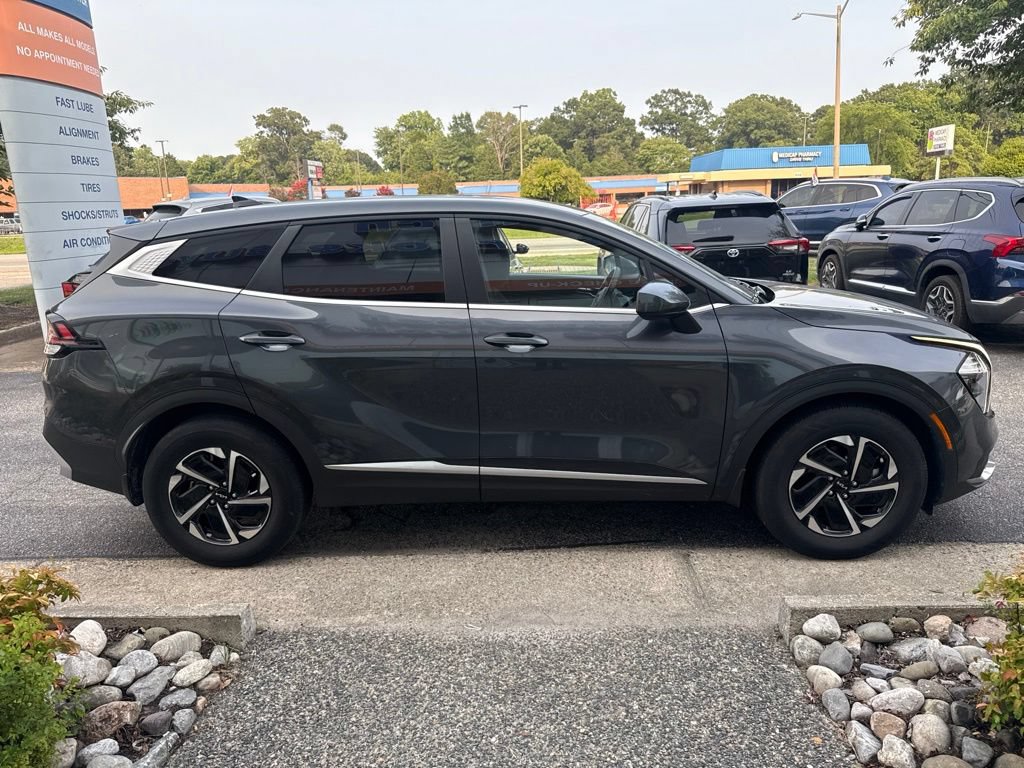 Used 2023 Kia Sportage LX FWD image 7