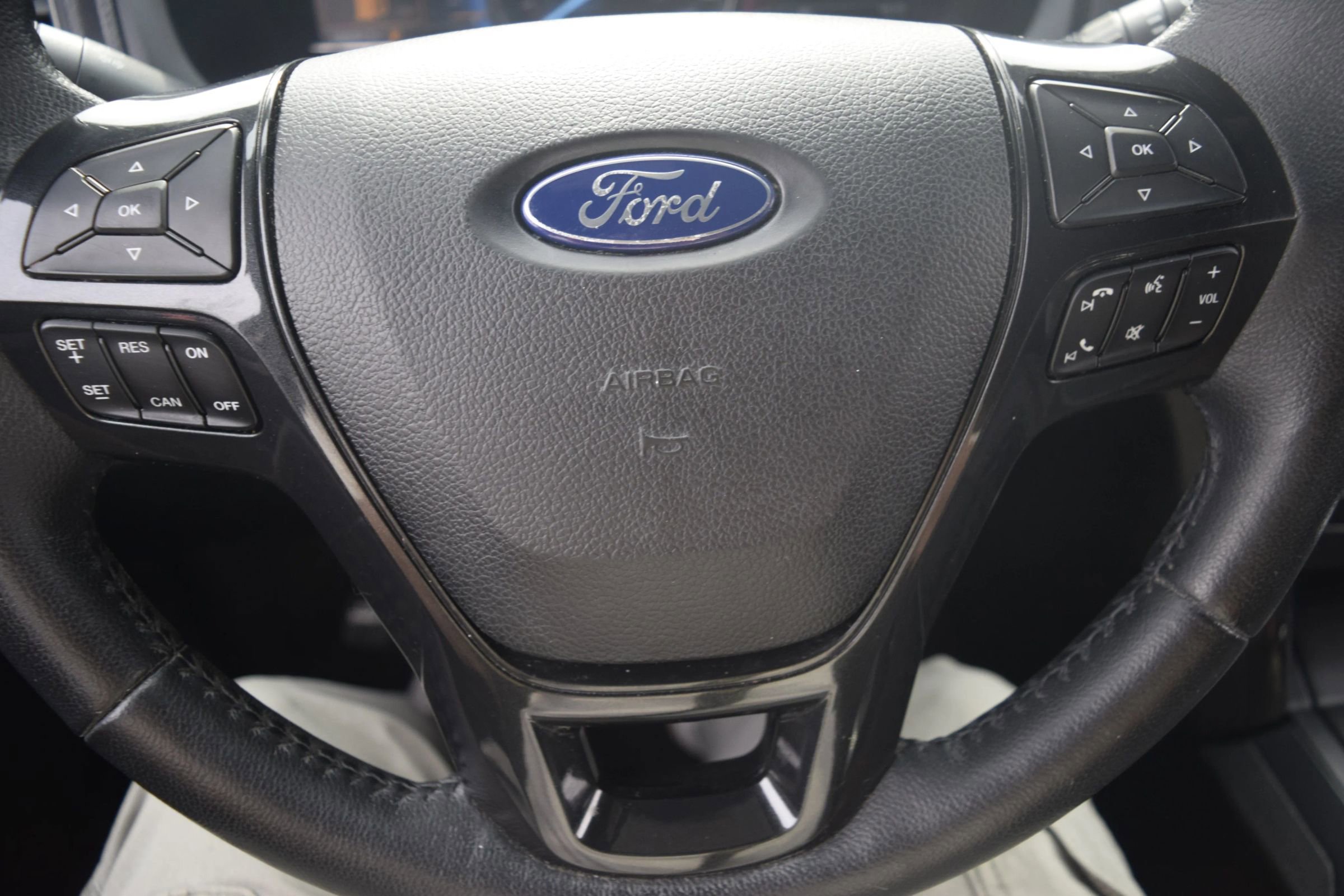 Used 2018 Ford Explorer XLT w/ Equipment Group 202A image 12