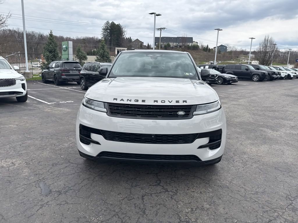Used 2025 Land Rover Range Rover Sport SE image 6