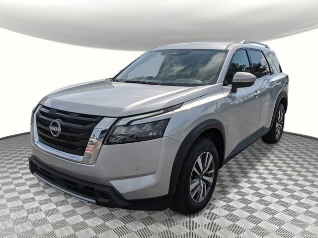 New 2025 Nissan Pathfinder SL image 1