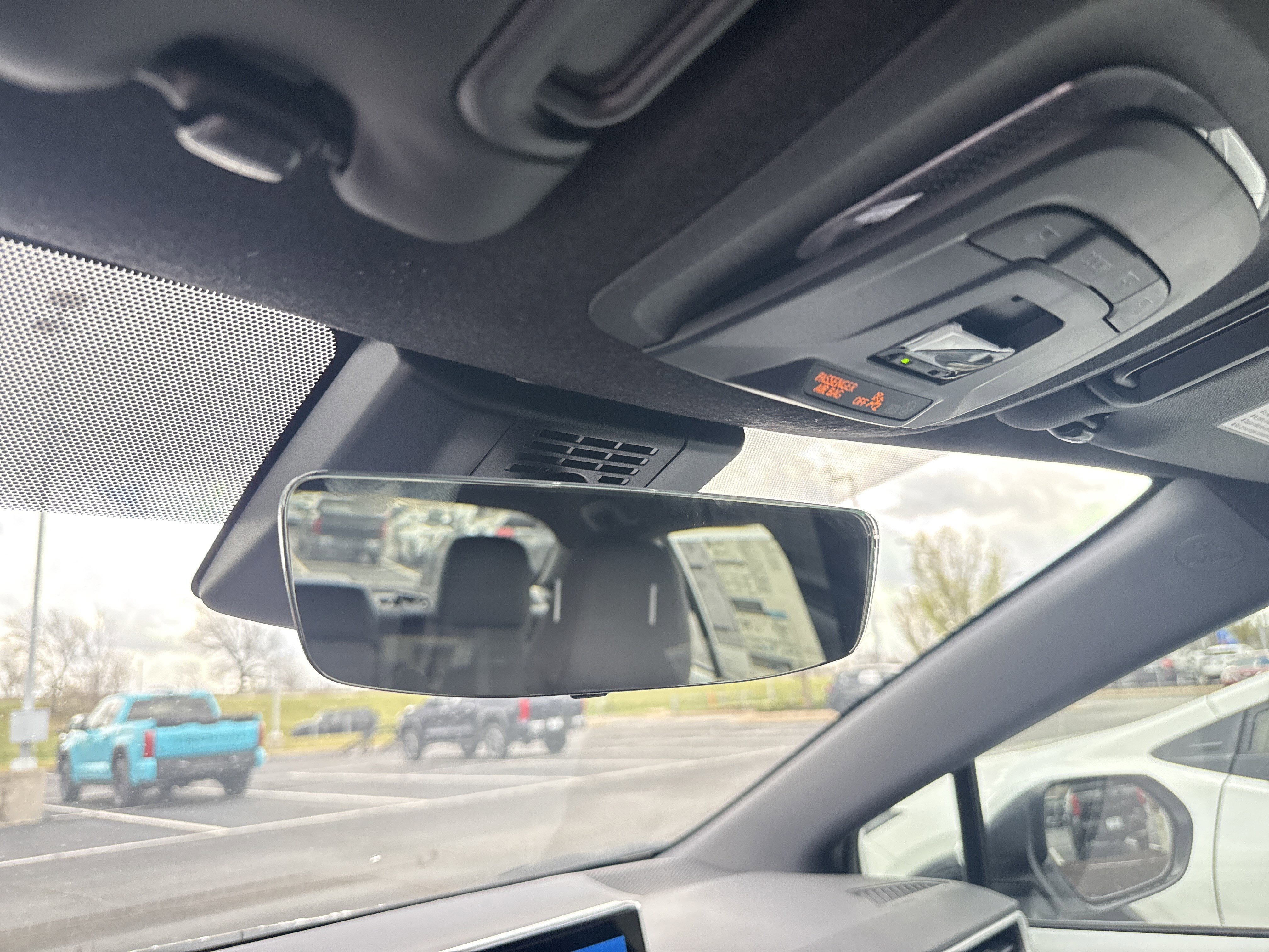 Used 2026 Toyota Corolla SE w/ SE Package FWD image 27