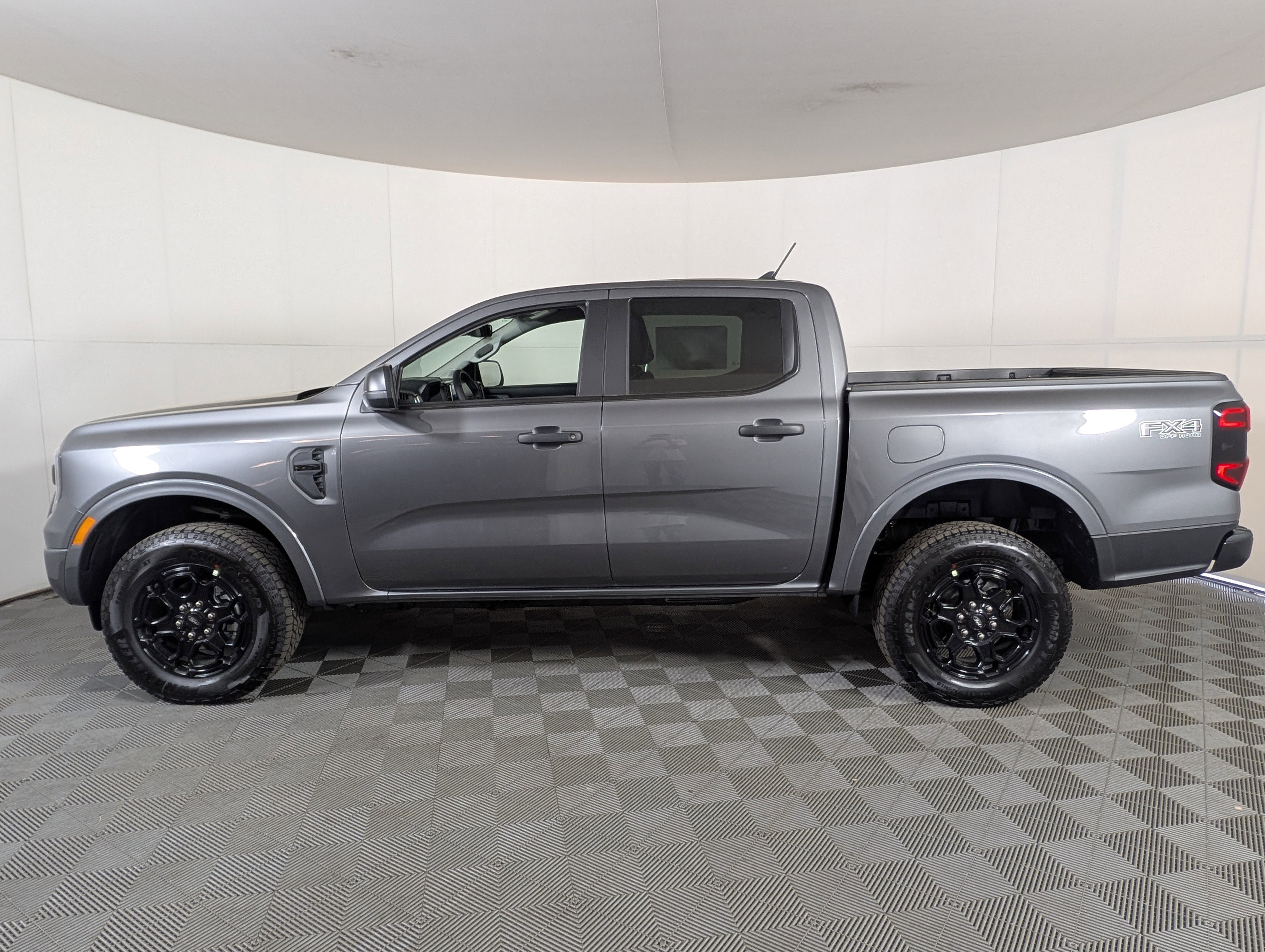 New 2025 Ford Ranger XLT w/ Equipment Group 301A High image 4